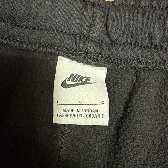 Nike Men's black joggers - Picture 3 of 4